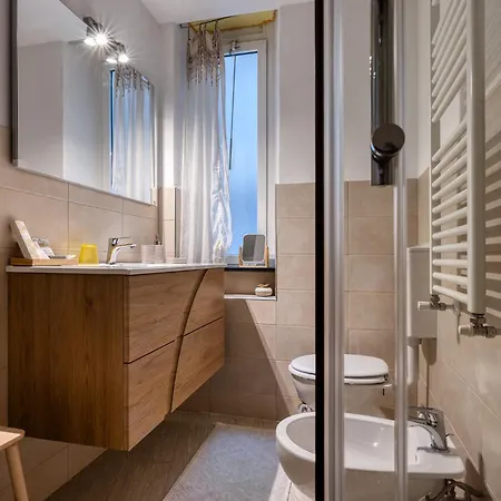 Pensión Your House 4*