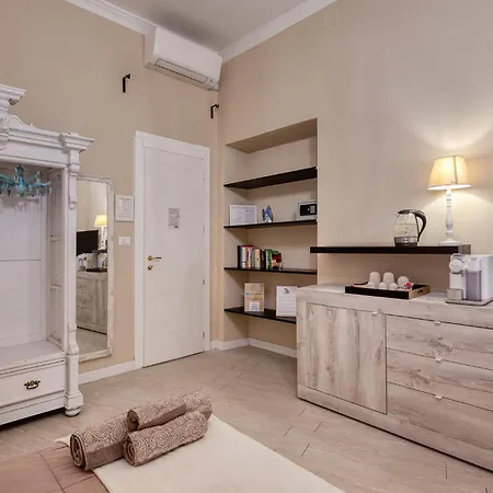 Pensión Your House 4*