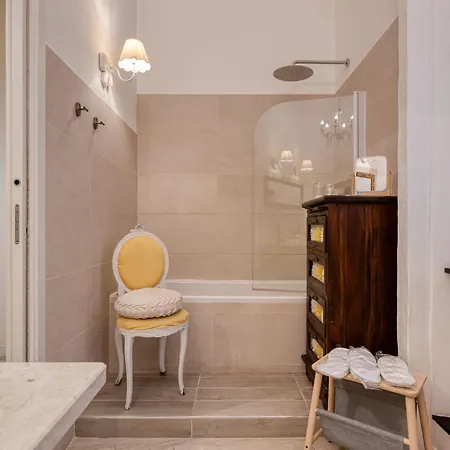 Pensión Your House Génova