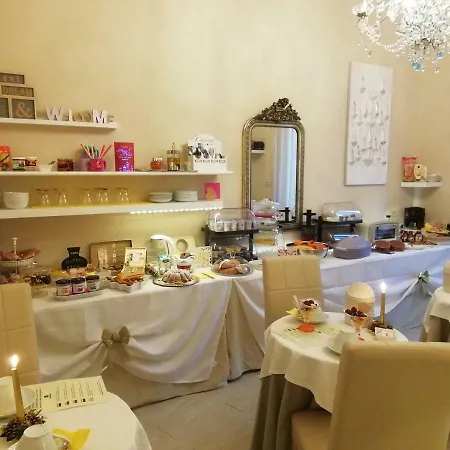 Your House Pensión 4*